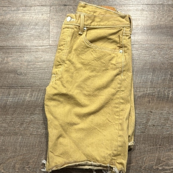 Levi’s hand dyed raw edge, high waisted mustardyellow Bermuda shorts size 34 - Picture 9 of 9
